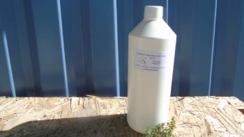 Floral water of organic thyme cultivated and distilled on the farm